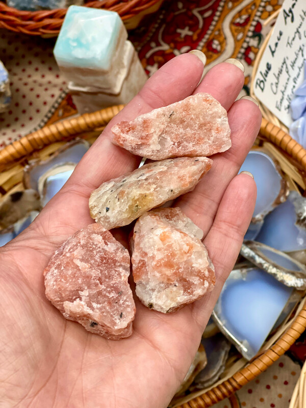 Sunstone, Natural
