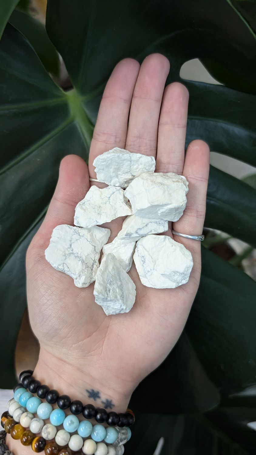 Howlite, Natural