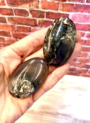 UV Agate (Volcanic Agate) UV Agate (Volcanic Agate)