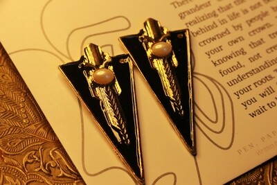 The Lost Crown  (Vintage Accessories)