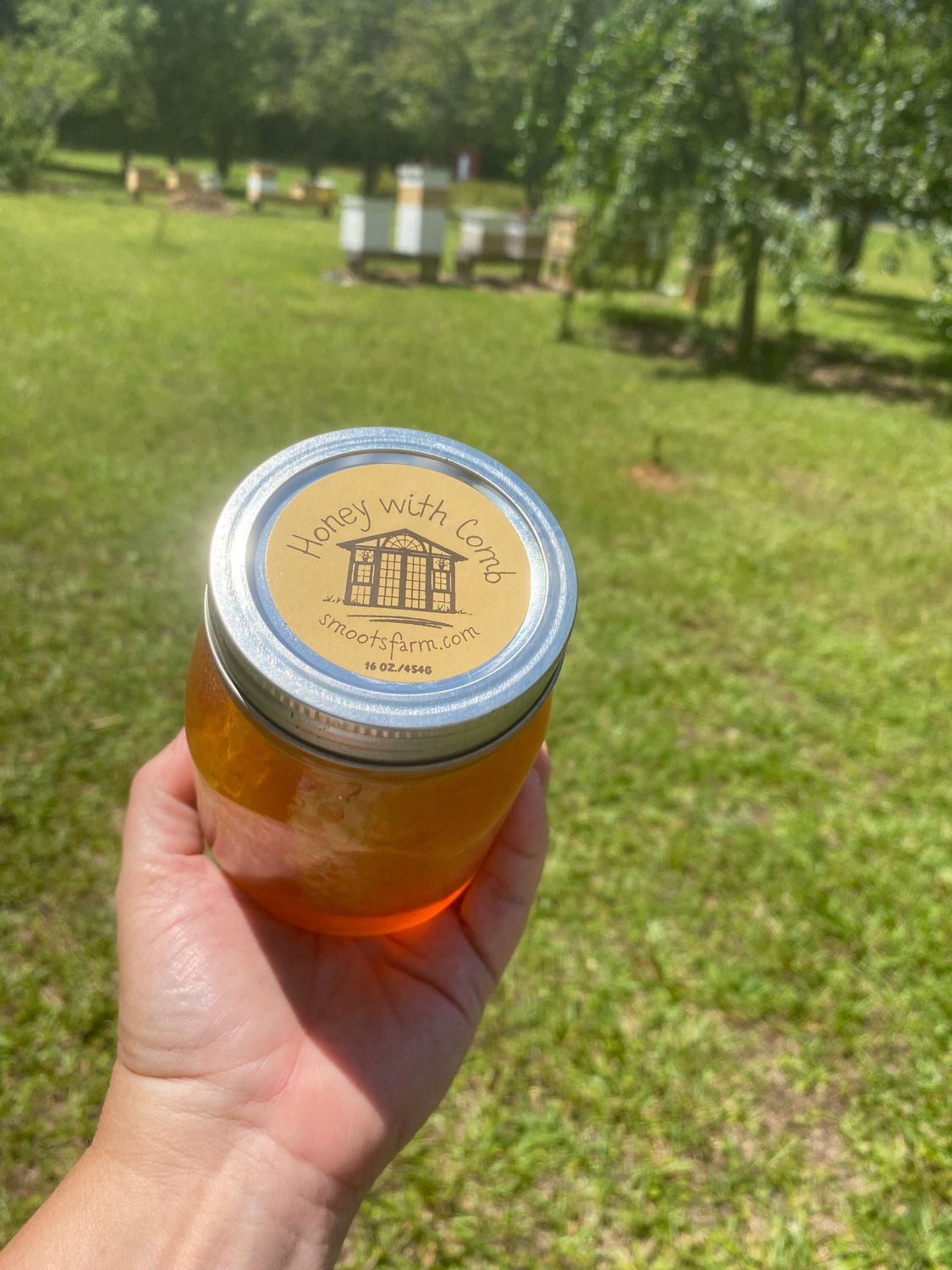 Honey  with Comb - Smoot&#39;s Farm 22 oz