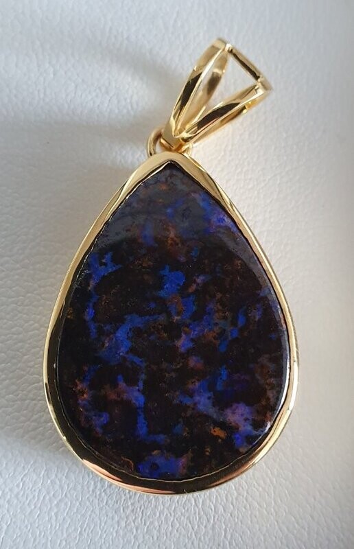 P10  Large Andamooka Matrix Opal Pendant Set in 9ct Gold
