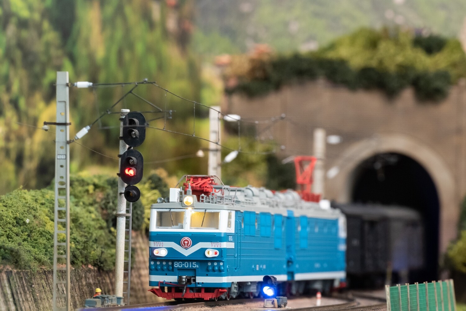 CMR 8G electric locomotive