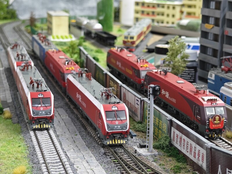 CMR HXD1D electric locomotive