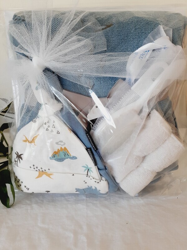 Coffret cadeau de bienvenue pour bébé garçon  /  Baby boy welcome gift box