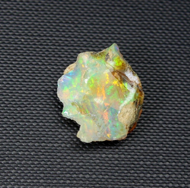 Boucles d'oreilles tout ARGENT ET PERLES NATURELLES TIGE en OPALE d'ETHIOPIE
LITHO THERAPIE L'OPALE grace à son intense beauté fait miroir à notre MOI de lumière