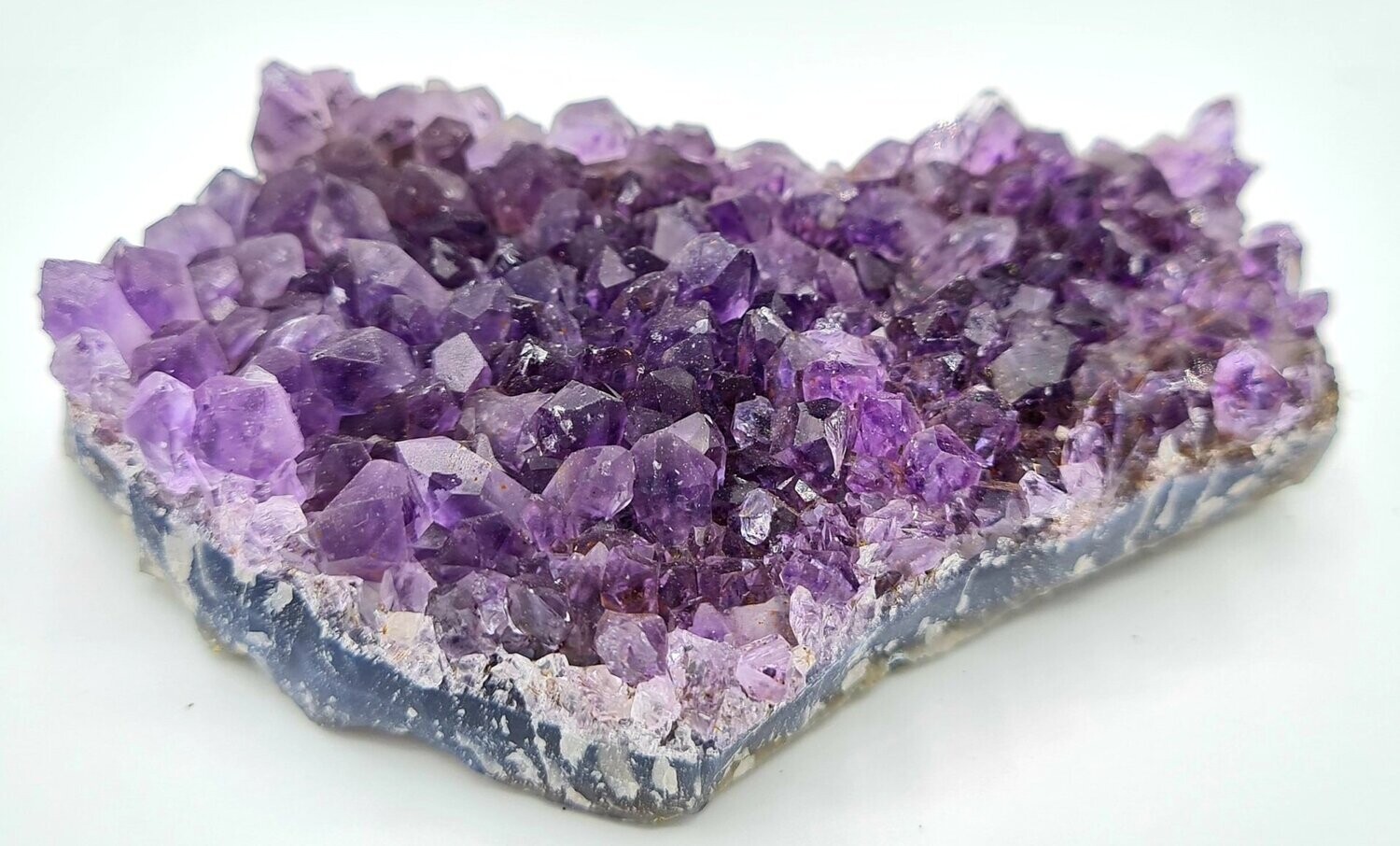 MAGNIFIQUE DRUSE AMETHYSTE D'URUGUAY AVEC POINTE DE CRISTAL