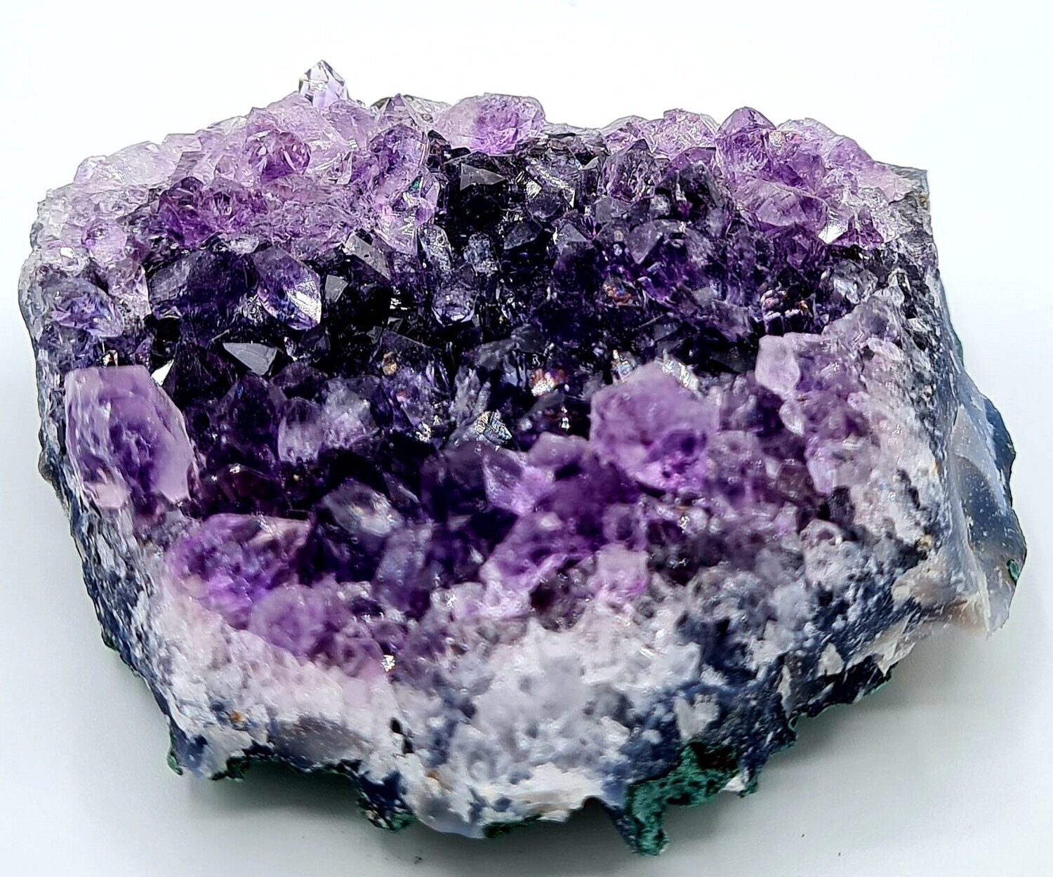 MAGNIFIQUE DRUSE AMETHYSTE D'URUGUAY PETITE GEODE