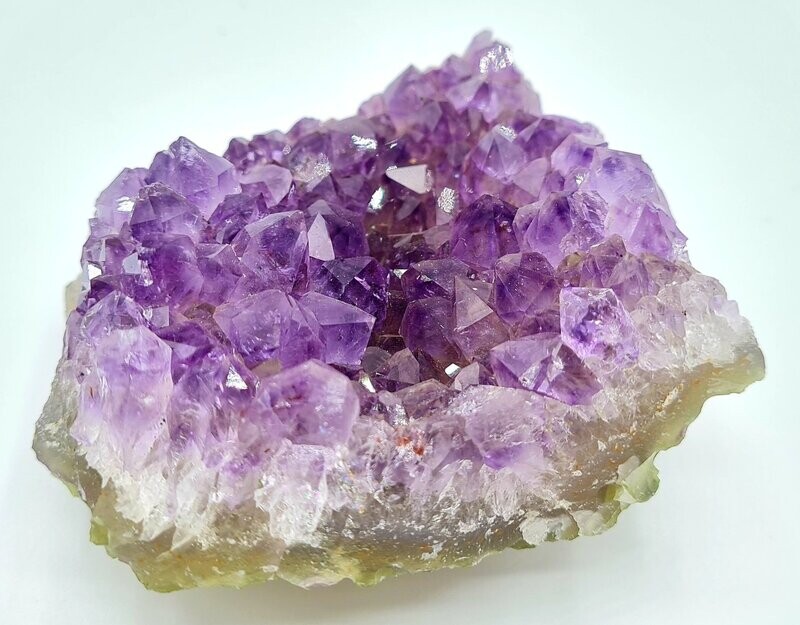 MAGNIFIQUE PETITE DRUSE AMETHYSTE D'URUGUAY  PETITE GEODE PLATE