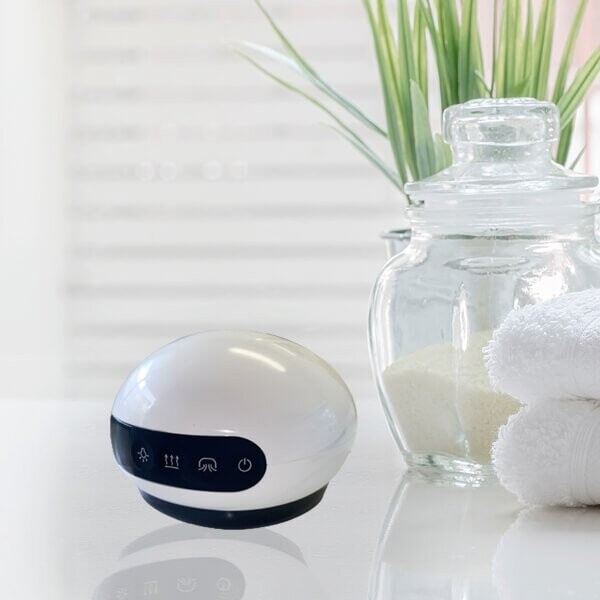Une Ventouse magnétique électrique avec aimants et infra rouge pour detoxifier, drainer et soulager très facilement.