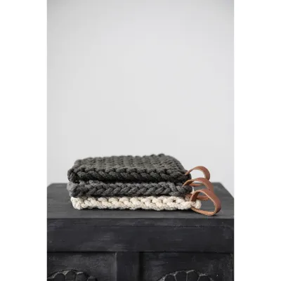 Pot Holder w/Leather, B/G/W
