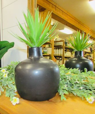 6.3&quot; Black Round Vase