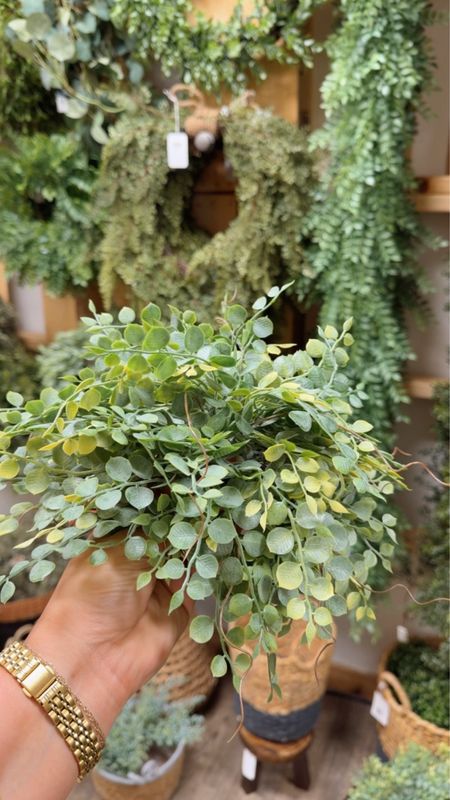 11" Cherub Vine Sphere