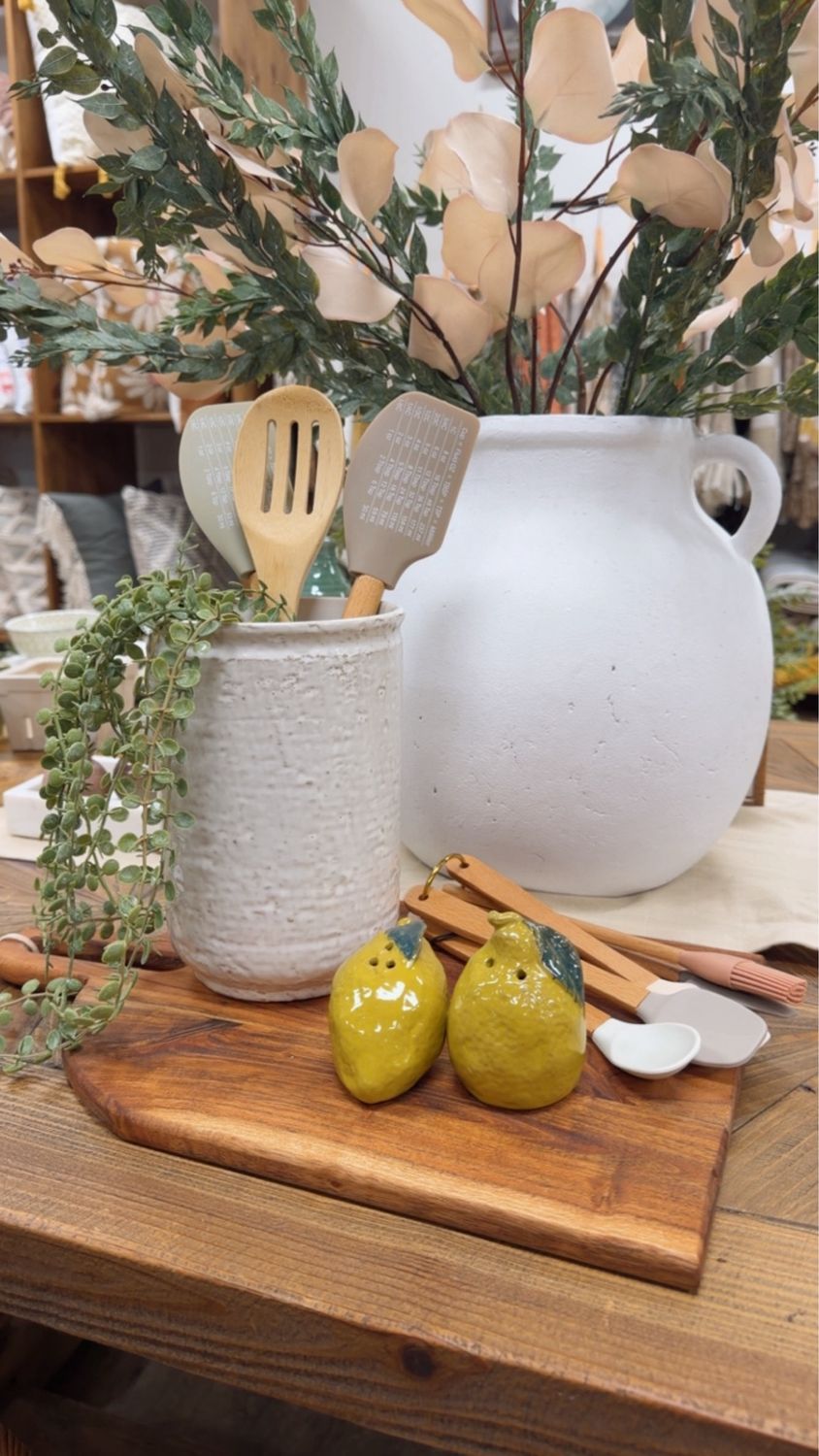 23" Boutonniere Vine Hanging