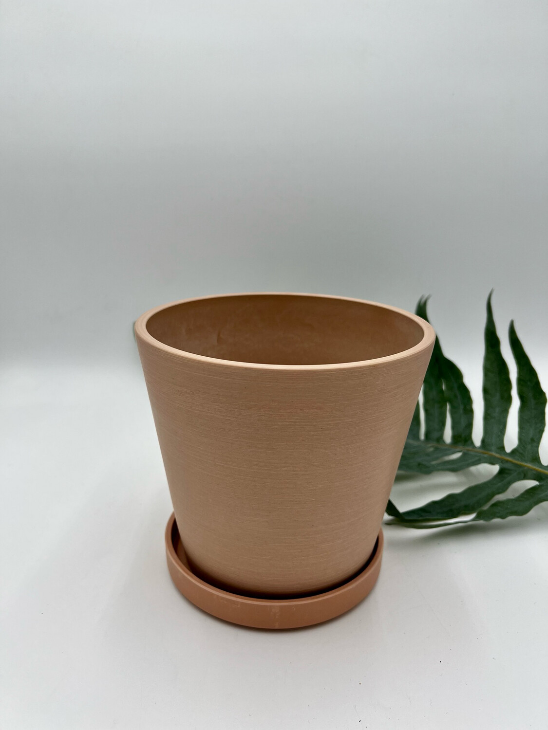 CORAL TAPERED PLANTER+SAUCER 7"