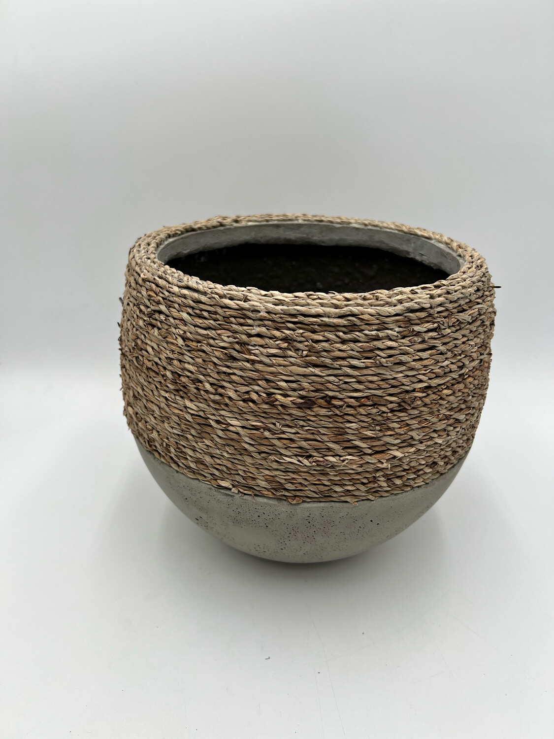 PANAMA SEAGRASS COVERED PLANTER 9"