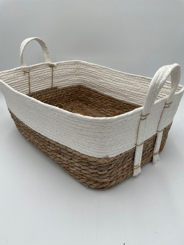RECTANGULAR STRAW BASKET 17" L