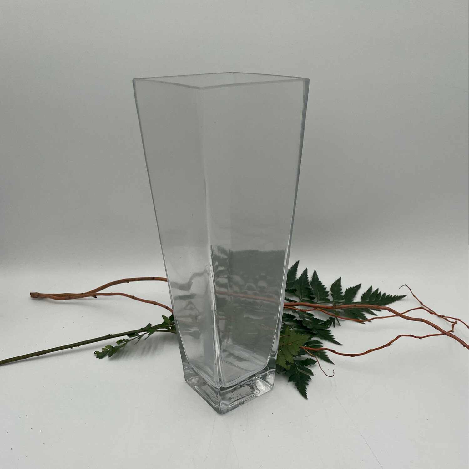 CLEAR SQUARE VASE 12