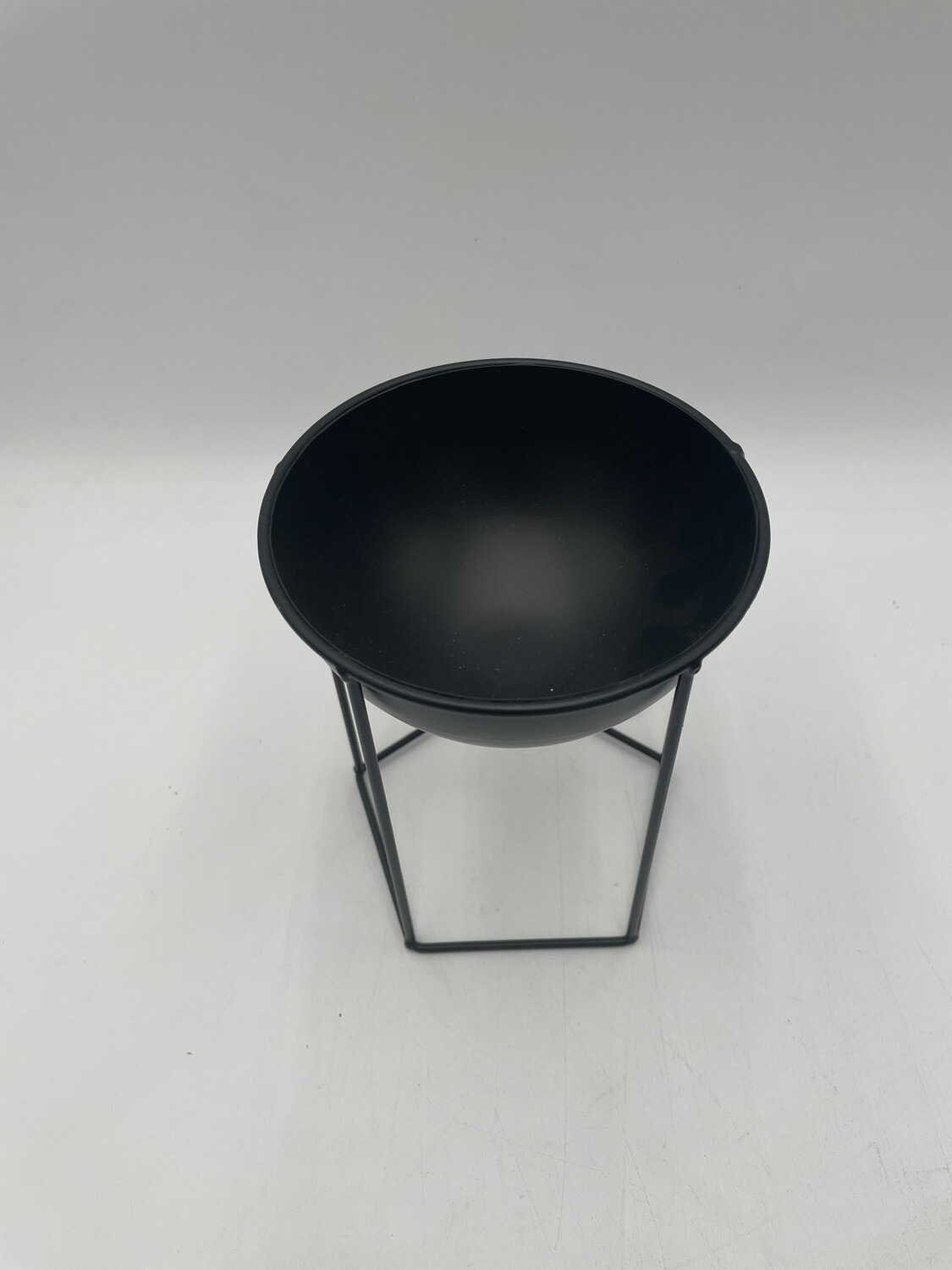 BLACK METAL BOWL W/ STAND 5"