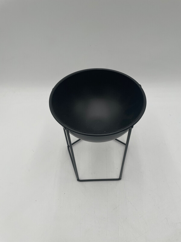 BLACK METAL BOWL W/ STAND 6.5"