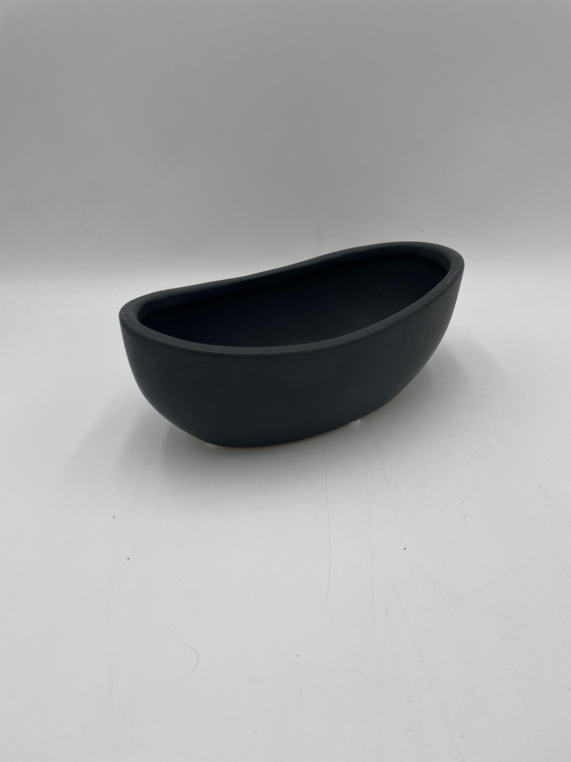 MATTE BLACK HANDTHROWN CERAMIC 9.25"