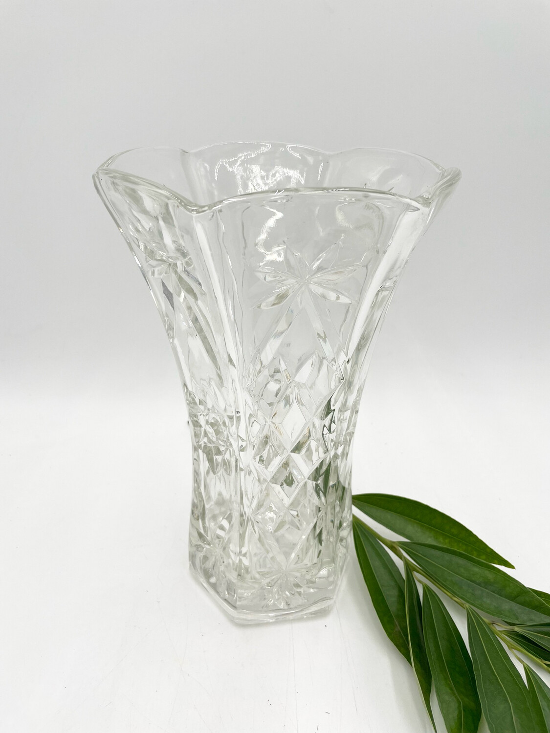 CRYSTAL GLASS VASE 10