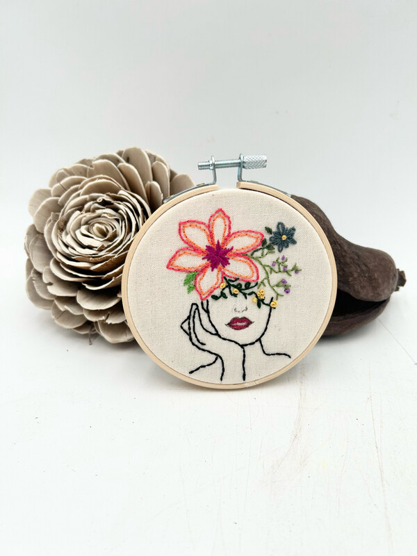 THE QUINN - EMBROIDERY SMALL