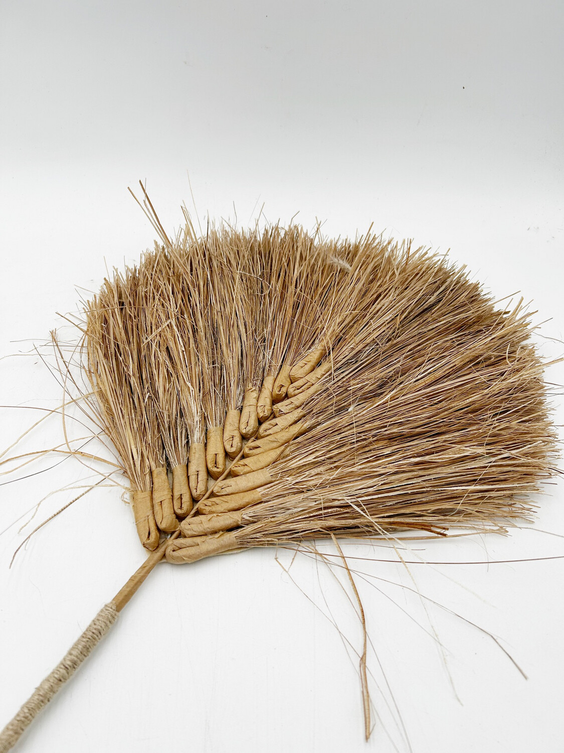 NATURAL STRAW LEAF STEM (SINGLE STEM)