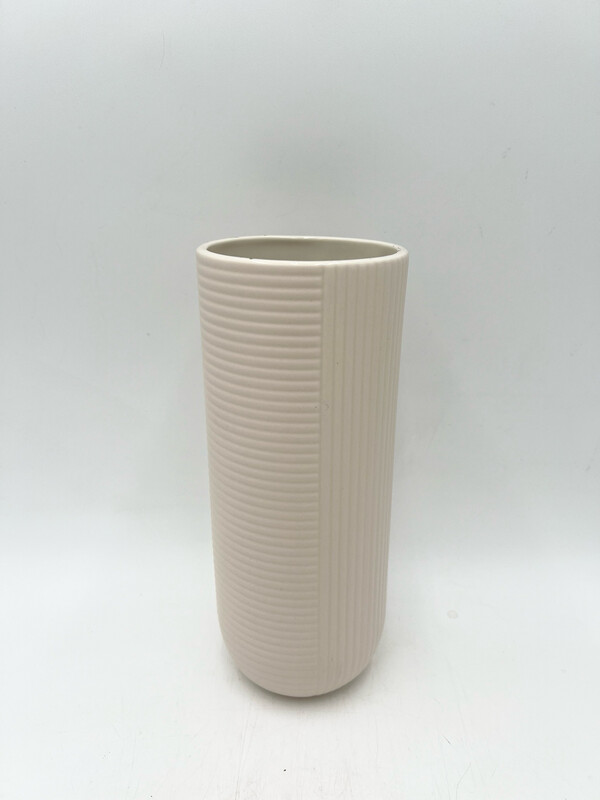 CREAM RIBBED VASE 10"