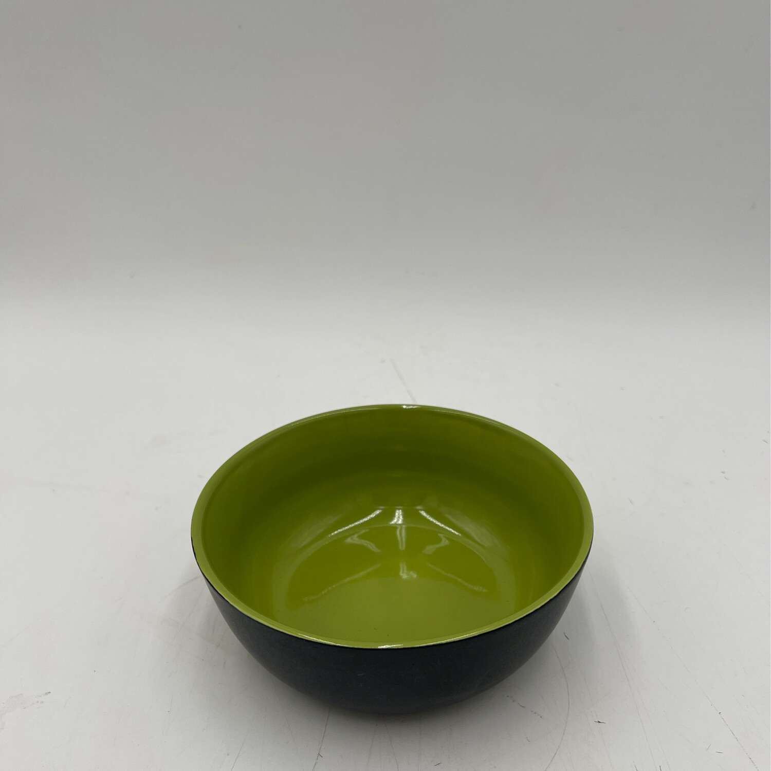 BLACK AND GREEN BOWL 5.5