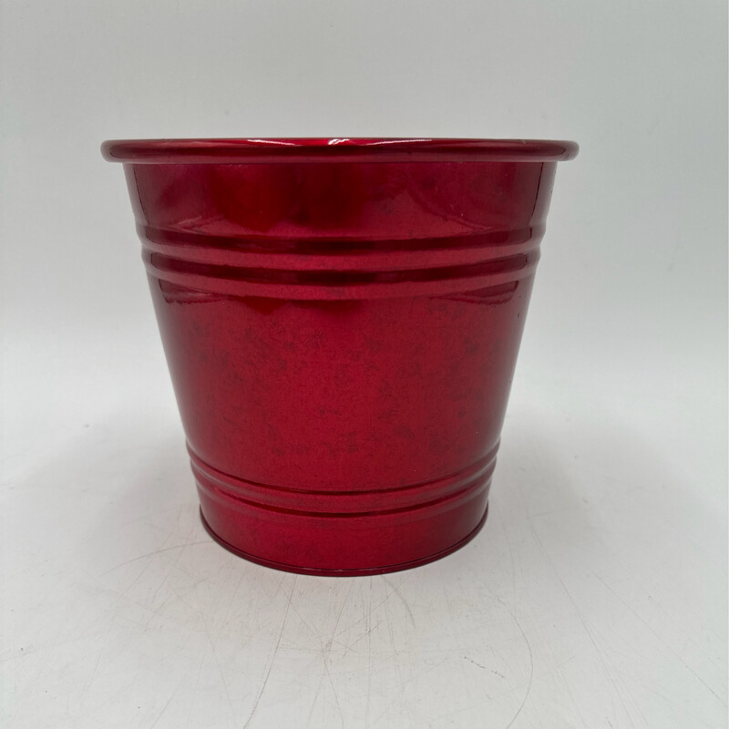 RED TIN LARGE 7"