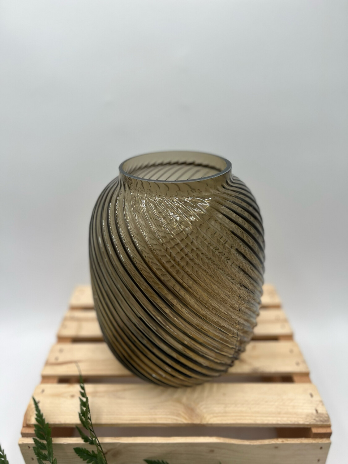 TORNADO SMALL GREY SWIRL BARREL VASE 6"