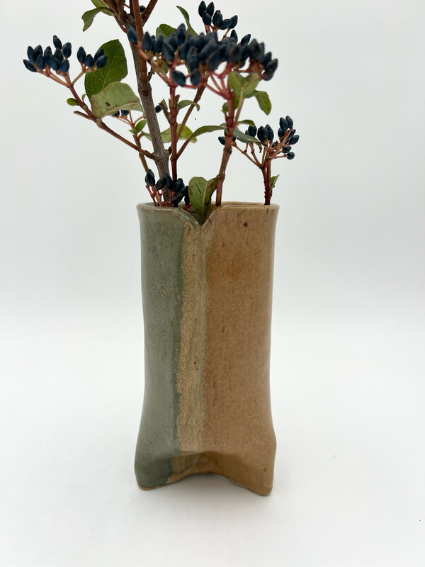 HANDBUILT POTTERY BY LESLEY 7.5"