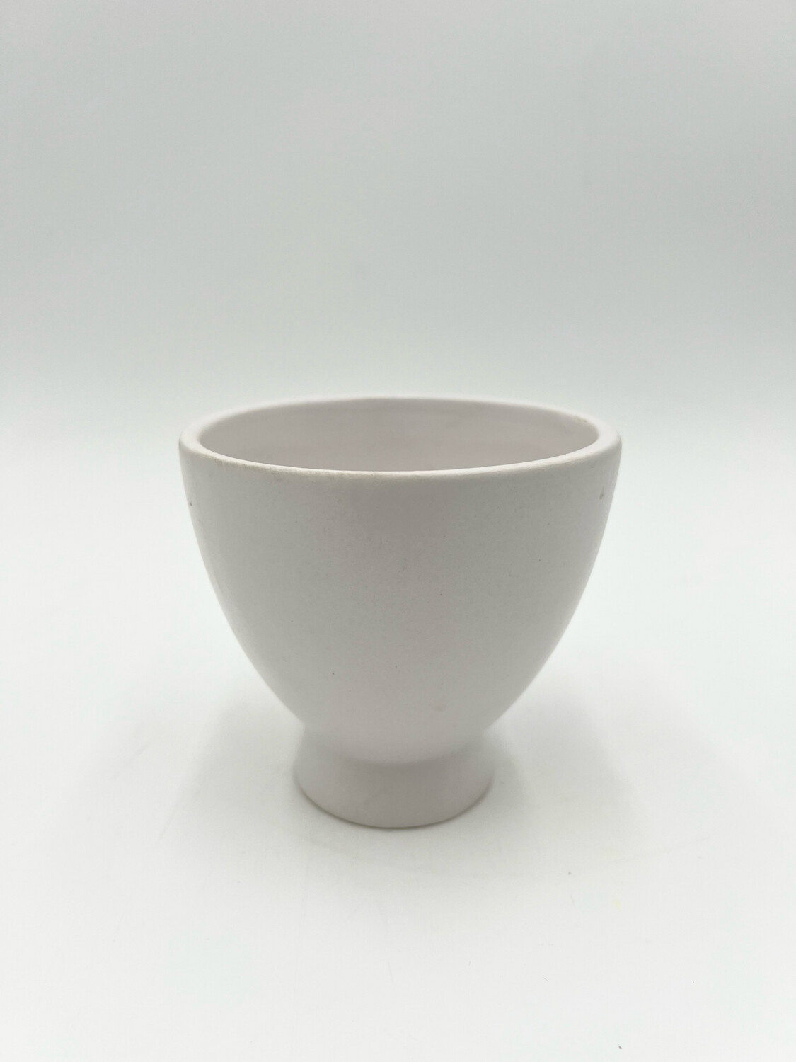 DAHLIA FOOTED VASE 4"