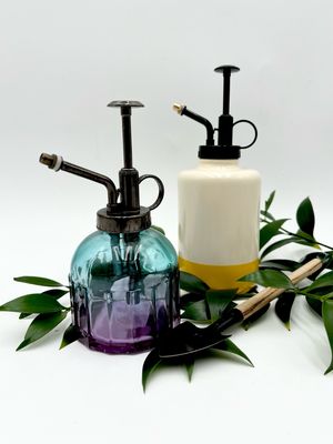 TOOLS & WATERING CANS