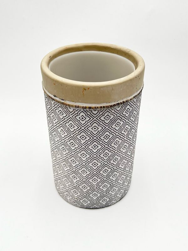 BEIGE PATTERNED CYLINDRICAL POT W/ PLASTIC SLEEVE 4.5"
