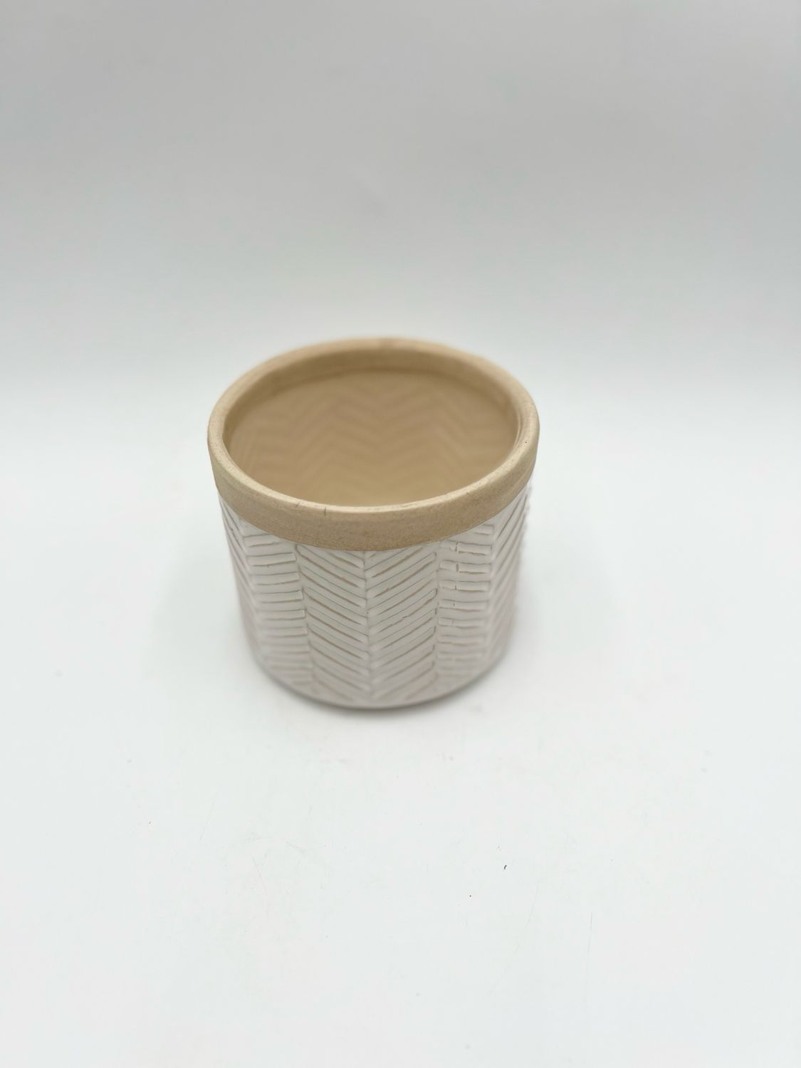 MARILU CERAMIC WHITE & CREAM POT 4.25"