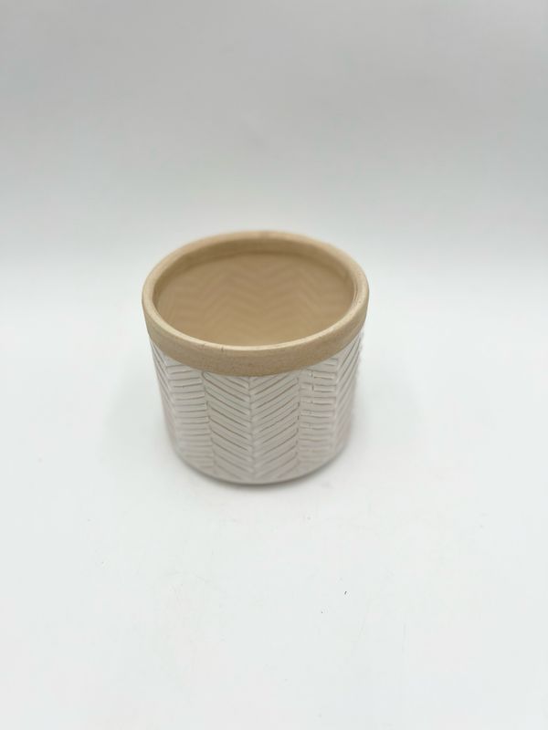 MARILU CERAMIC WHITE & CREAM POT 4.25"