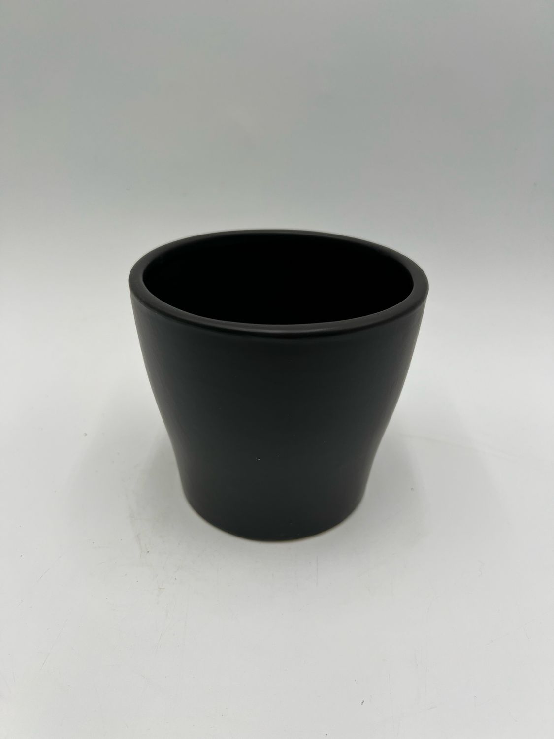 MATTE BLACK TAPERED 4" POT