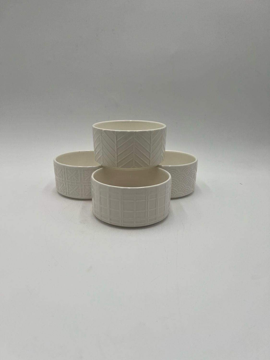 PORCELAIN LOW DISH ASSORTED PATTERN 4"