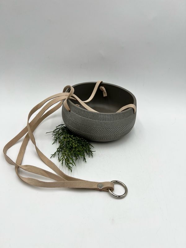 GREY GEOMETRIC HANGING PLANTER 6"