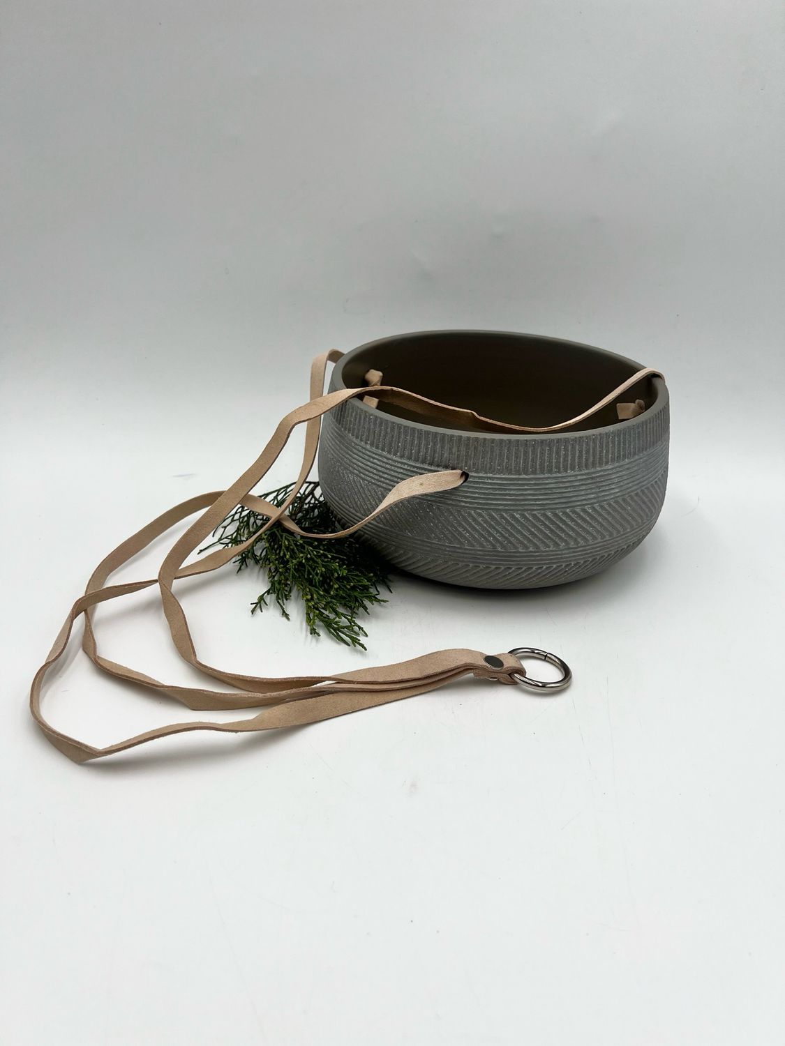 GREY GEOMETRIC HANGING PLANTER 7 1\2"