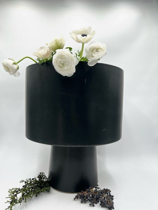 BLACK PEDESTAL PLANTER 14"