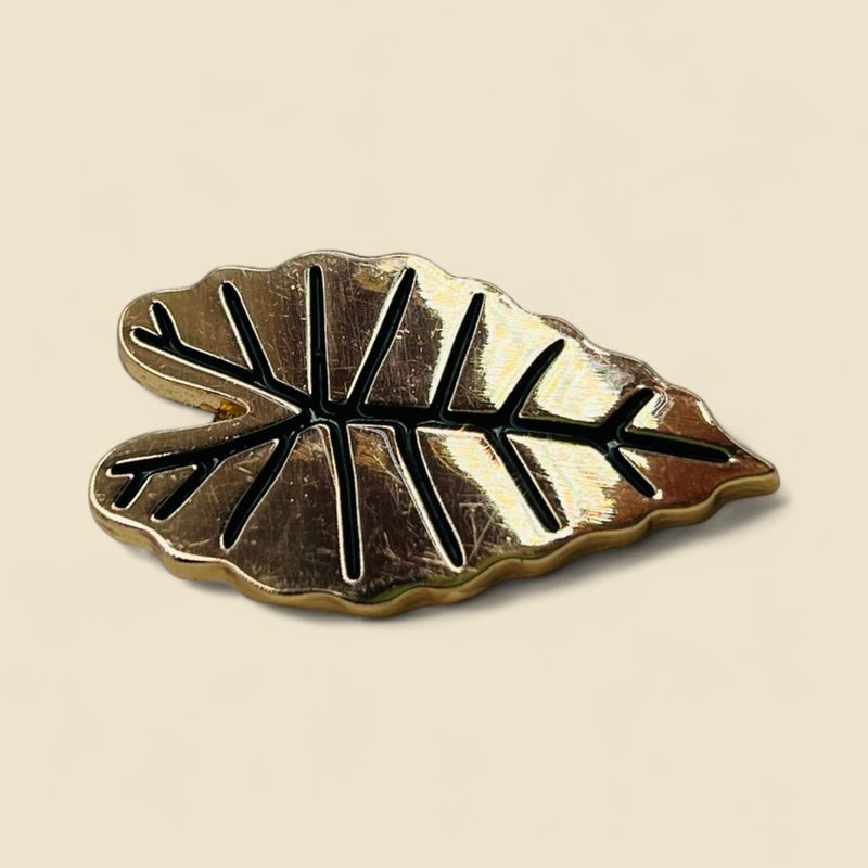 ALOCASIA LEAF LAPEL PIN