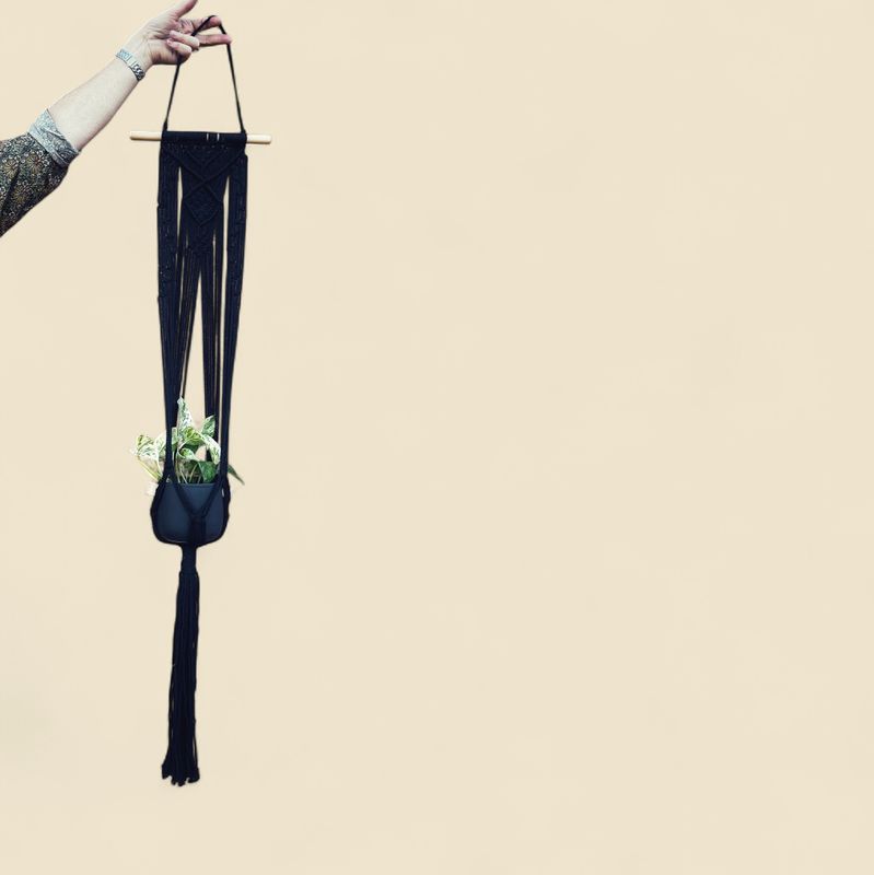 MACRAME BLACK HANGER 52" L
