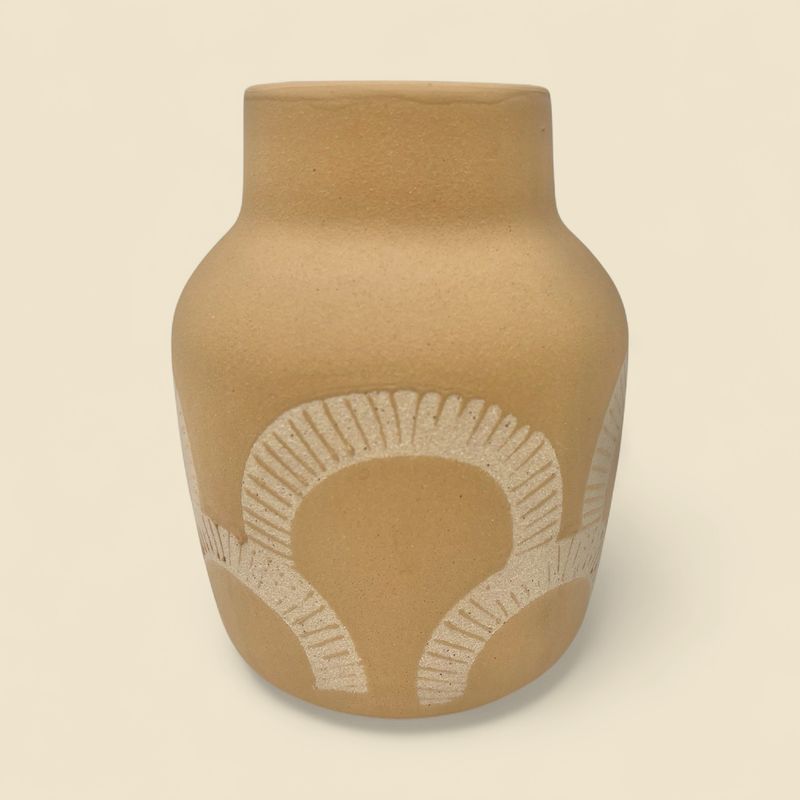 TAN CIRCLE EMBOSS VASE 8"