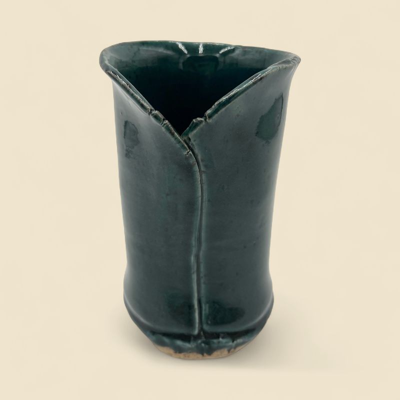 HANDBUILT POTTERY BY LESLEY ROBINSON 7" H