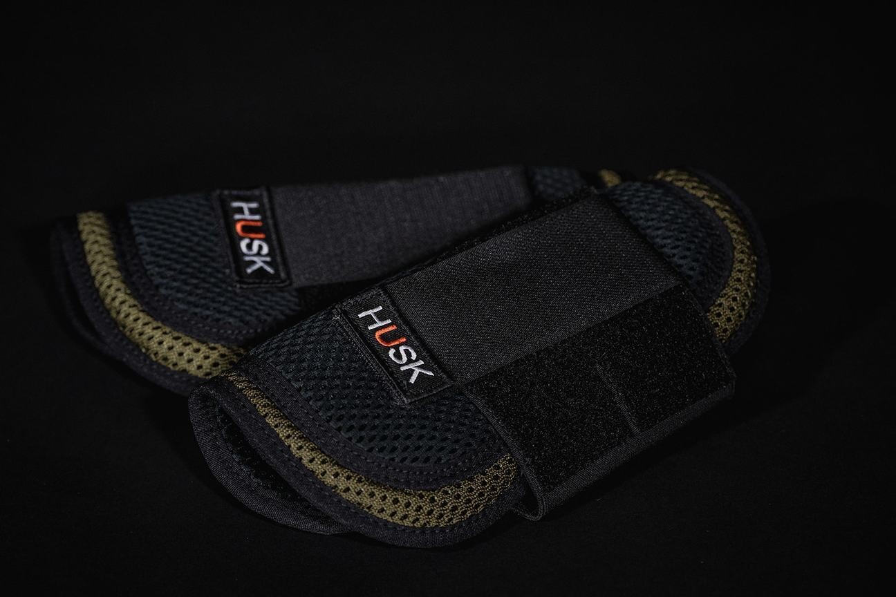 HUSK Shock Air Tendon Horse Boots