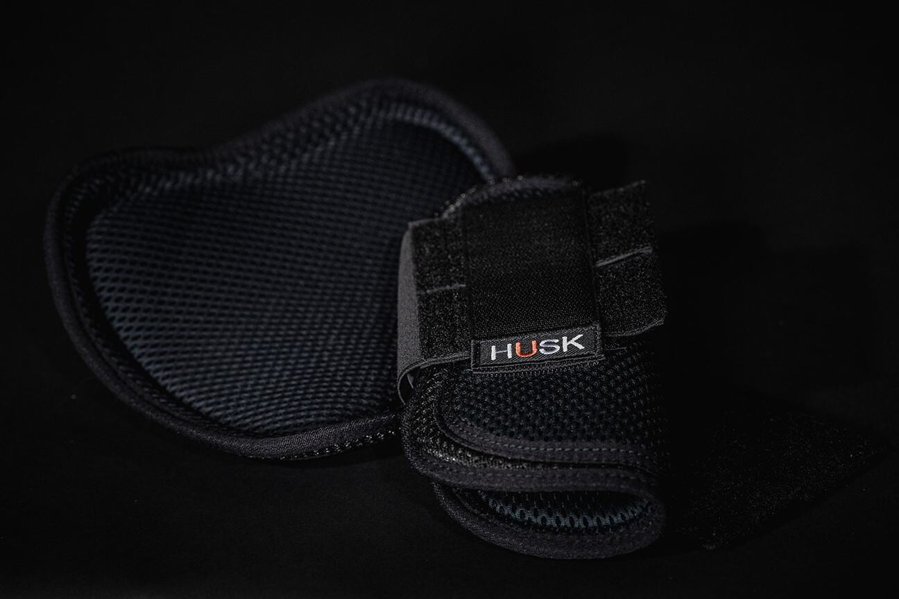 HUSK Shock Air Tendon Horse Boots