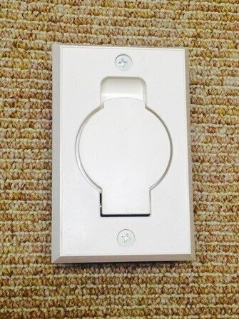 Hose Activated Vacuport White
